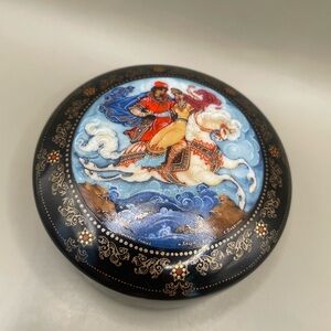 VTG Signed Kholuy Russian 1990 Porcelain Music Jewelry Box "Princess & Elisey"